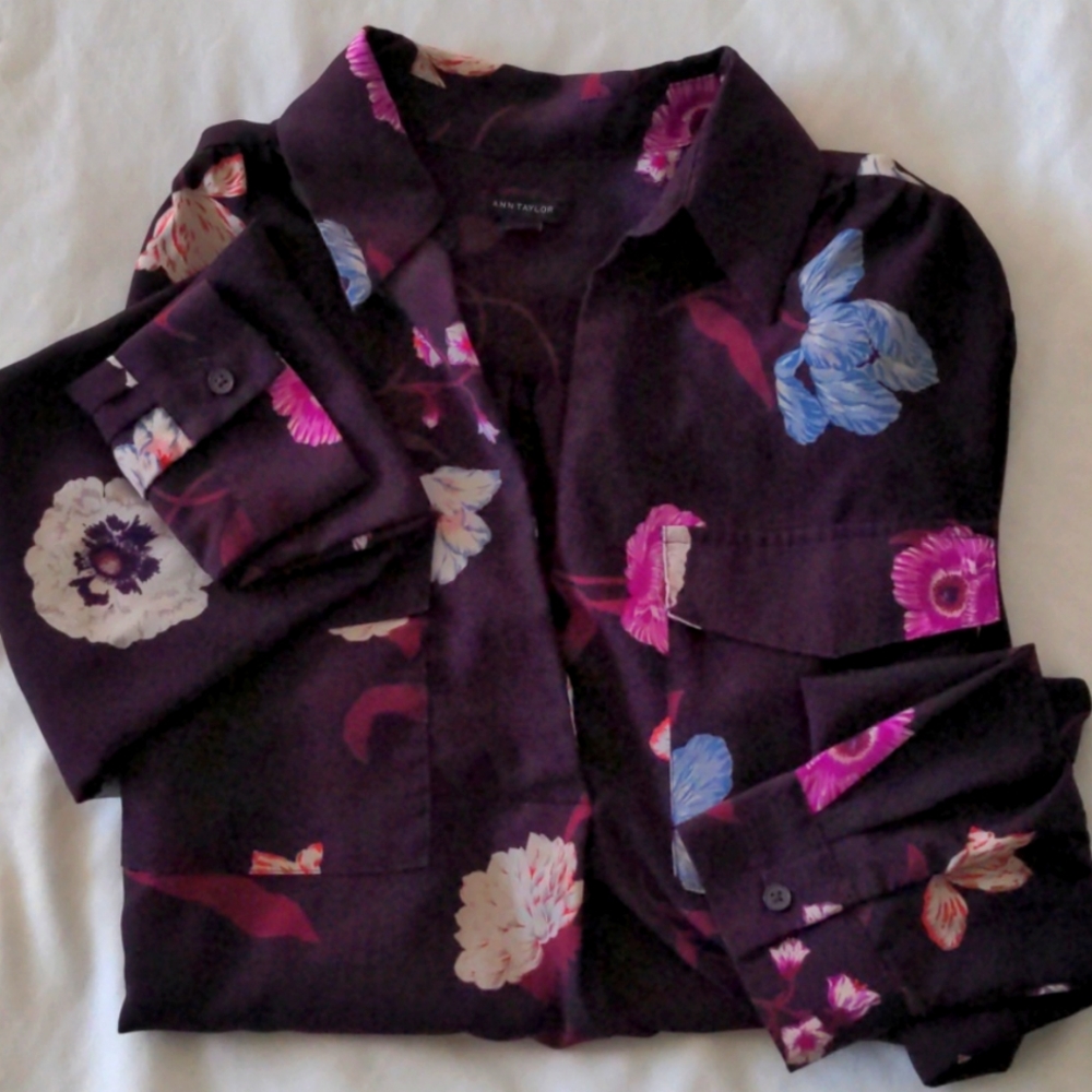 Ann Taylor, M, Violet blouse